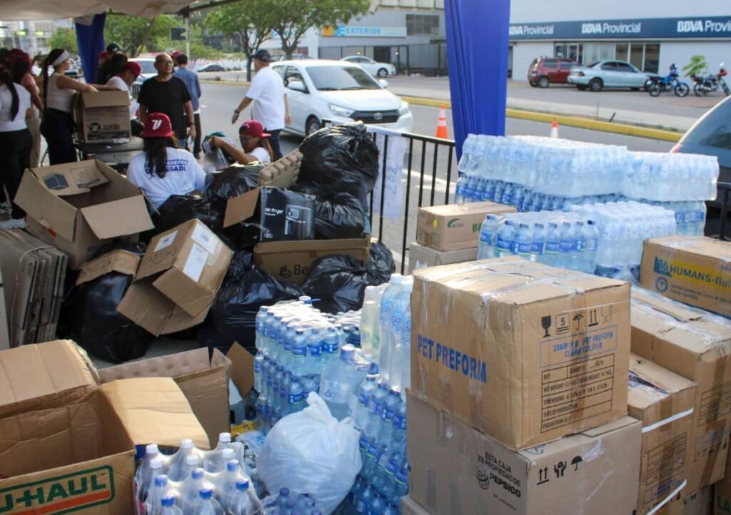 El centro de acopio de la calle 72 con Bella Vista sigue activo y agradecen el apoyo de la Alcaldía de Maracaibo 3 Alcaldia centros de acopio terremotos 2