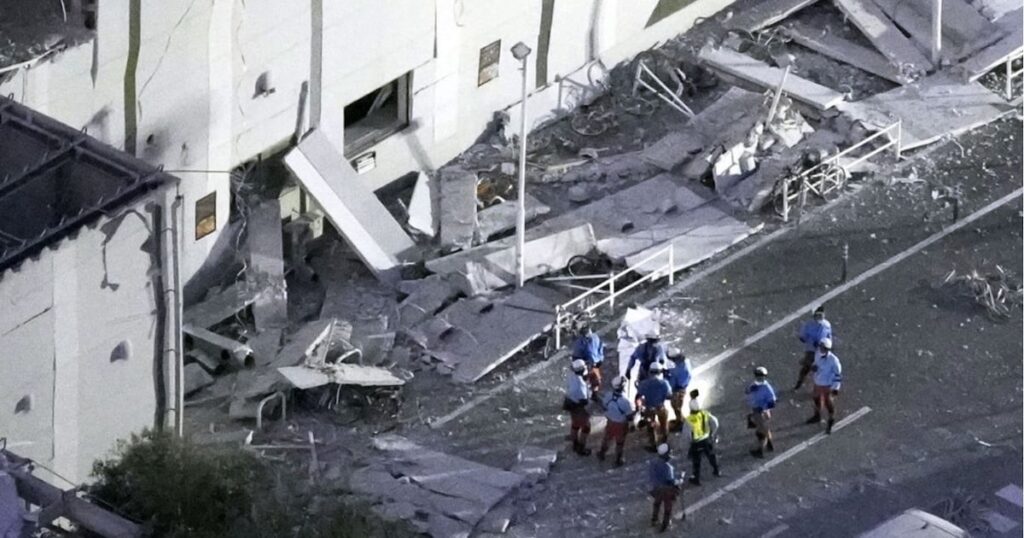 Subió a 18 los muertos en Japón y sigue búsqueda contra reloj de atrapados por terremoto 2 Busqueda Japon