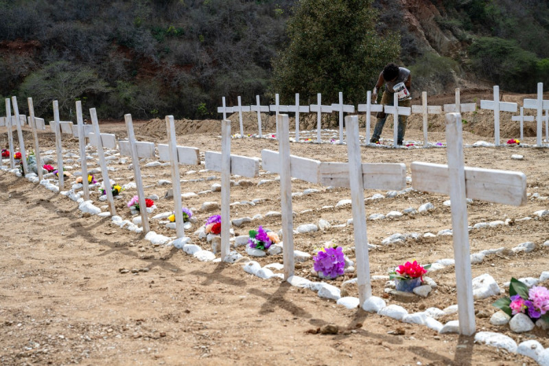 Gobierno nacional desarrolla cementerio de emergencia para recibir los muertos de la devastación 2 Cementerio