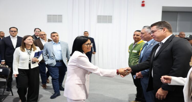 La presidente Rodríguez aseguró que los ingresos del país «mantienen su curso de crecimiento» 1 Rodríguez