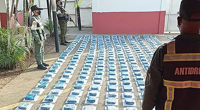 Llevaban más de 400 kilos de marihuana camuflados en camión de ayuda humanitaria 3 Droga incauta en Falcon