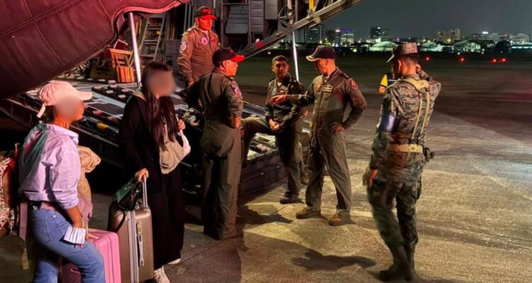 Seis ecuatorianos son repatriados desde Venezuela tras los dos terremotos 1 Ecuador