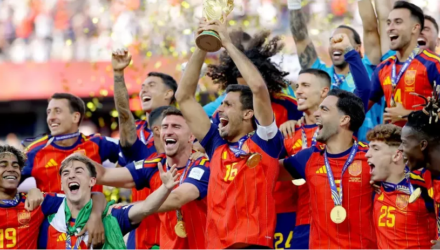 La prensa de medio mundo define a la selección de España como a «mejor del siglo XXI» 4 España