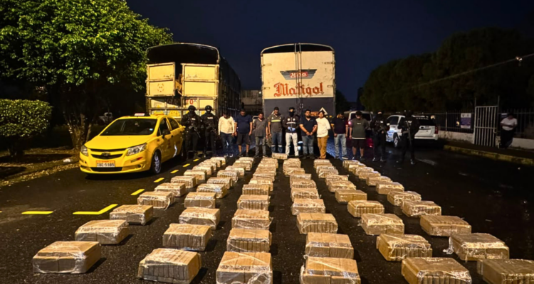 Incautaron en una finca de Ecuador 950 kilos de cocaína y detuvieron a ocho personas 1 Ecuador