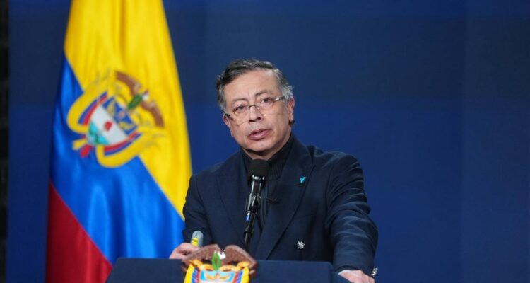 ¡Tan malcriado! Petro no asistirá a la toma de posesión de De la Espriella 1 Petro