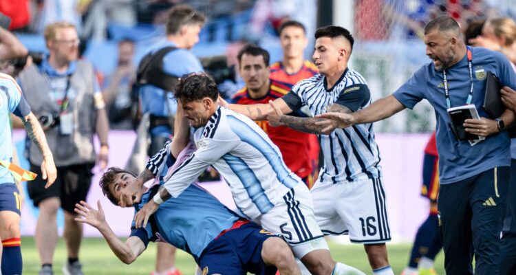 La FIFA abre una investigación contra Argentina por los incidentes tras la derrota en la final del Mundial 2026 1 Argentina