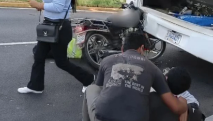 Choque en el distribuidor La Chinita dejó un motorizado muerto y un lesionado 2 Moto