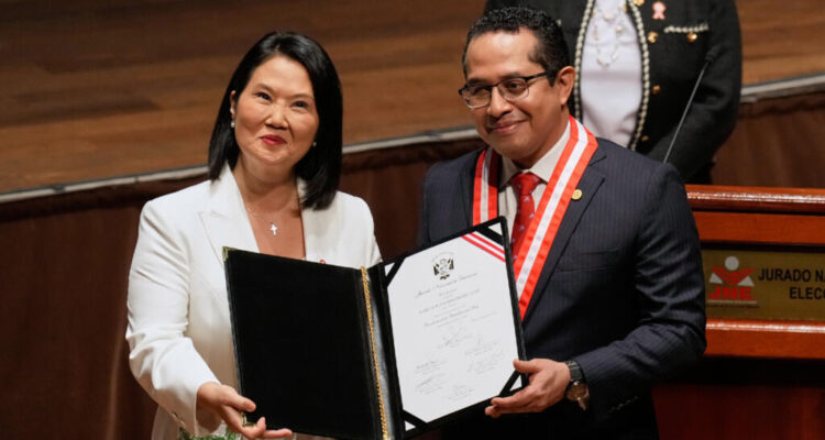 Keiko Fujimori recibió las credenciales como presidenta electa de Perú 1 Fujimori
