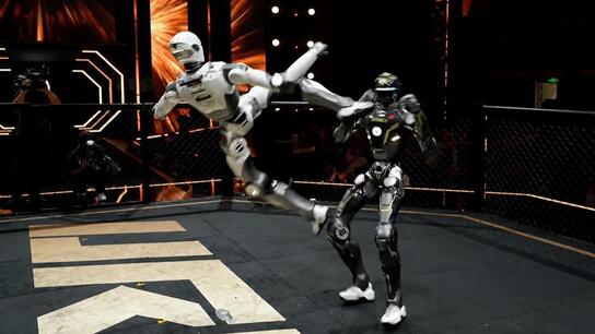 China celebró primer torneo de lucha libre entre robots humanoides 2 Peleas de robots