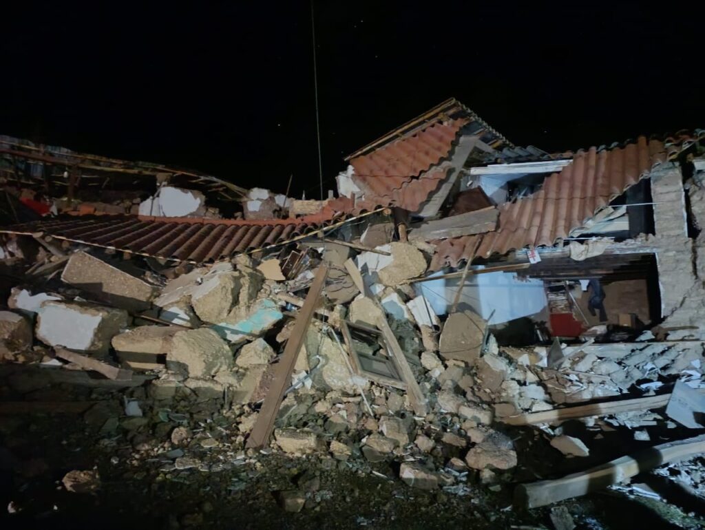 Al menos 6 fallecidos y decenas de heridos tras sismo de magnitud 5,1 en el centro de Perú 3 Peru sismo