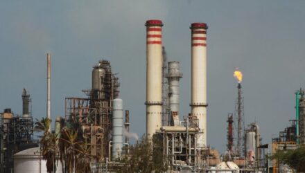 Refinería El Palito reinició sus trabajos de craqueo catalítico después de los terremotos 2 Refinería