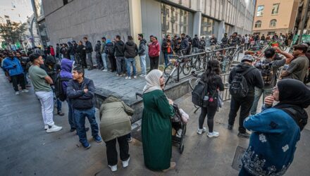 Más de 1 millón de inmigrantes en España solicitaron la regularización impulsada por el gobierno 2 Inmigrantes