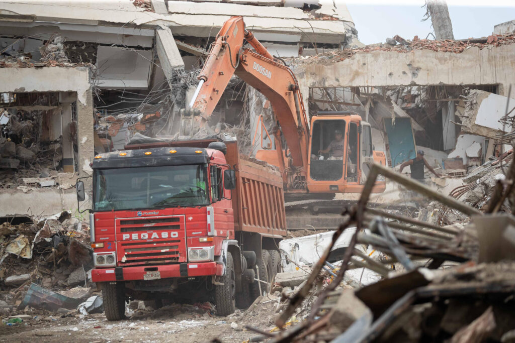 La remoción de escombros: el problemón que viene ahora 3 Remocion de escombros terremoto