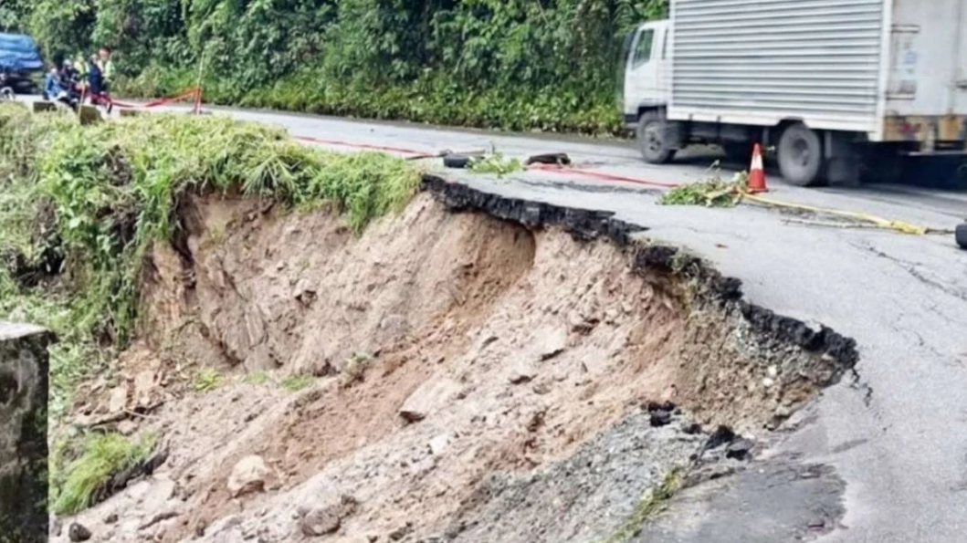 Restringen tránsito e imponen límite de carga en vía Mérida-Barinas por daños estructurales 2 Restricciones