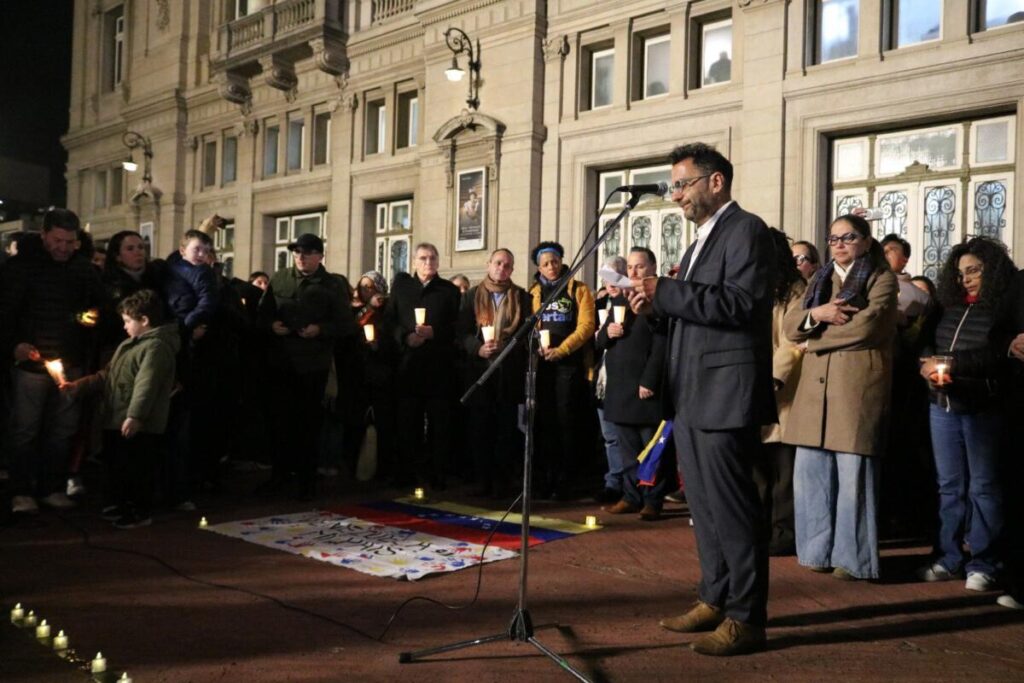 Venezolanos en Argentina rindieron homenaje a las víctimas del doble terremoto 2 Venezolanos Argentina