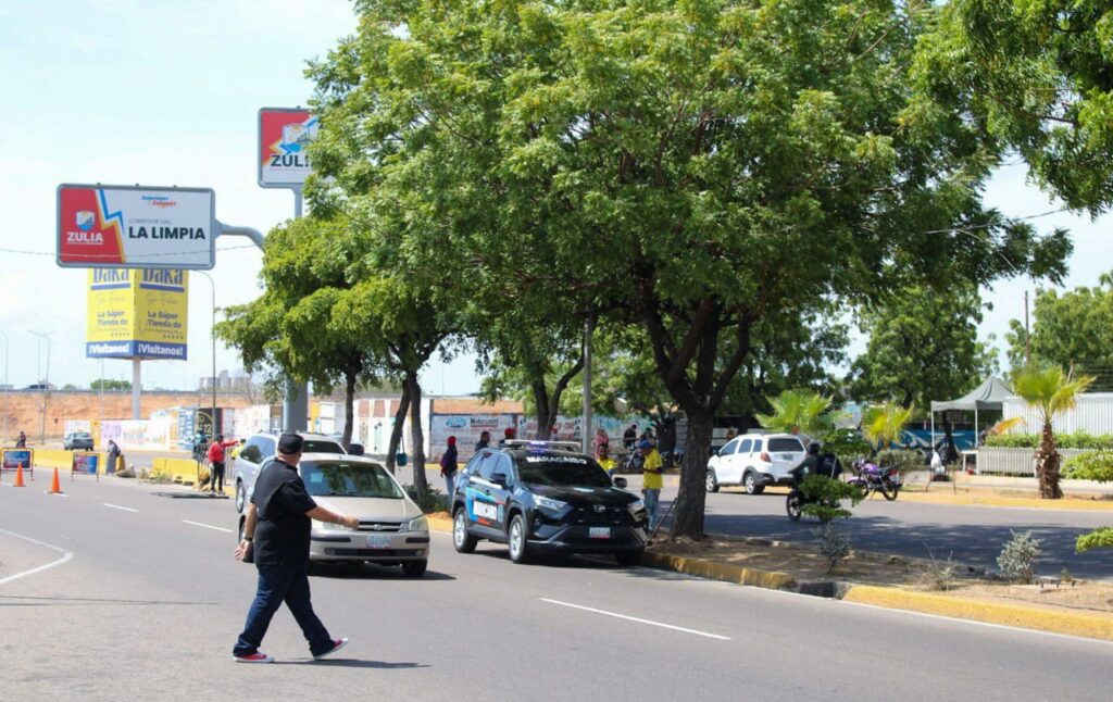 Avanzan trabajos de la Alcaldía de Maracaibo para adecuar paso peatonal en Galerías Mall 2 WhatsApp Image 2026 07 04 at 8.40.34 PM 1