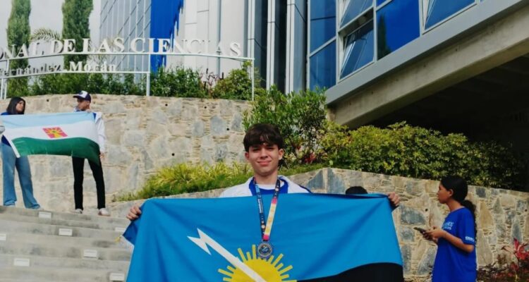 Miguel Alejandro Vergel con distinción «Gold Honour» internacional de Astronomía 1 Miguel