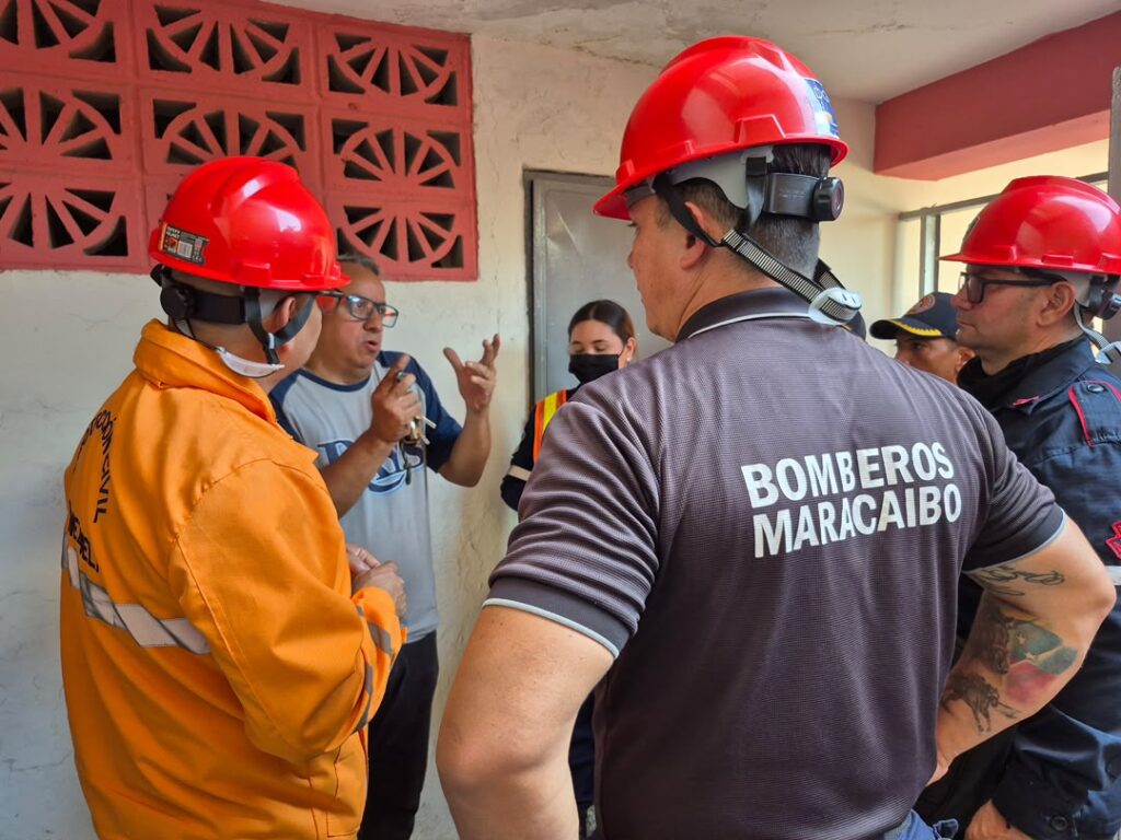 Brigadas de Riesgo del Zulia se despliega en las Torres del Saladillo y en Residencias San Martin 3 WhatsApp Image 2026 07 17 at 10.59.57 AM 1
