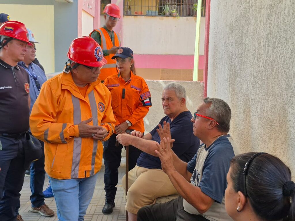 Brigadas de Riesgo del Zulia se despliega en las Torres del Saladillo y en Residencias San Martin 2 WhatsApp Image 2026 07 17 at 10.59.57 AM