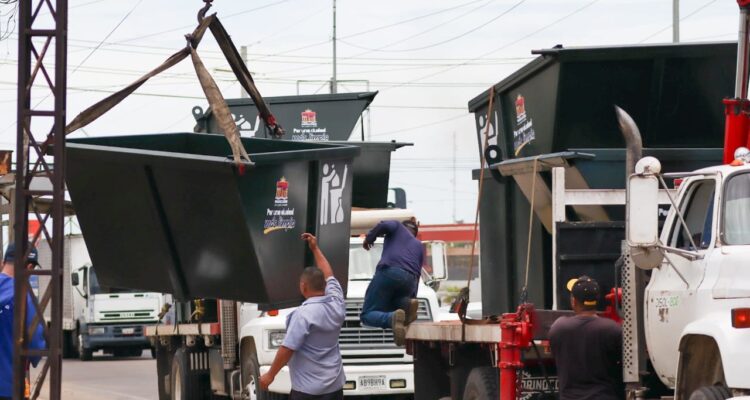 Alcaldía de Maracaibo desplegó 20 nuevos contenedores en sitios estratégicos de la ciudad 1 Contenedores