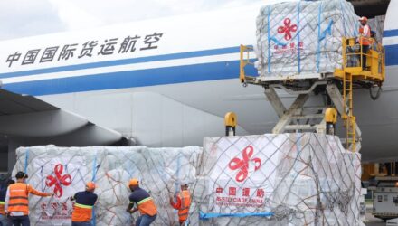 Llegó a Venezuela el primer lote de ayuda humanitaria china tras los terremotos 4 China