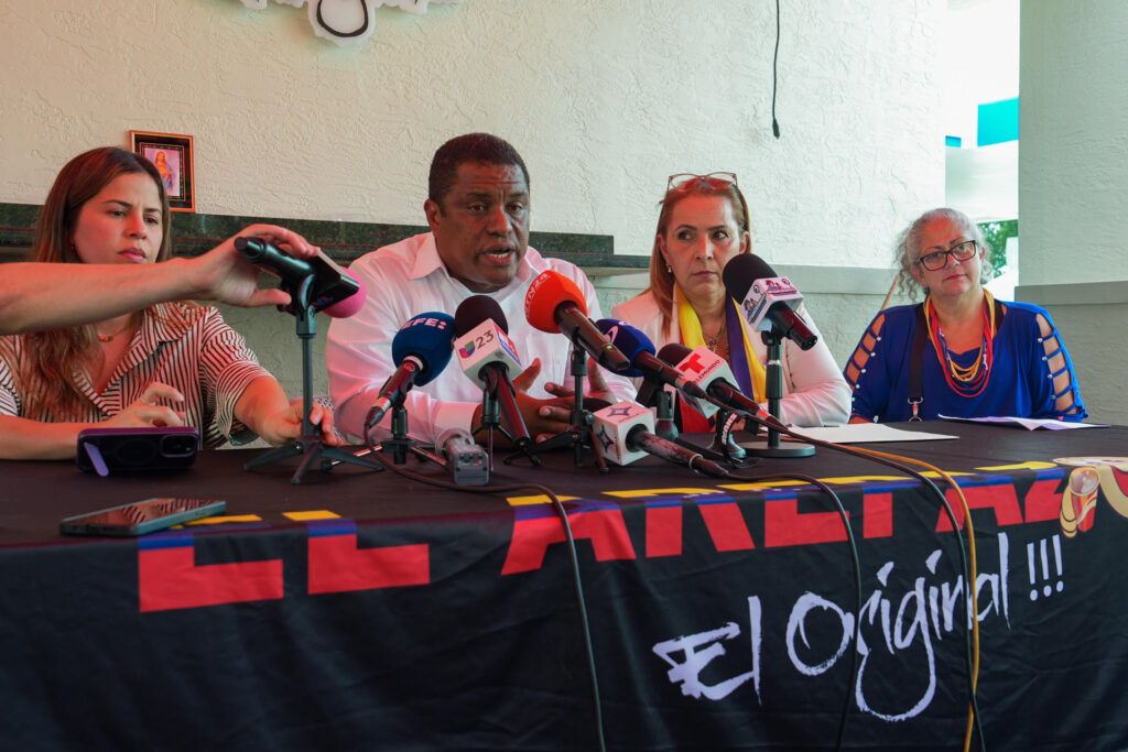 Exiliados venezolanos le pidieron a Trump meterle la lupa a su relación con Delcy Rodríguez 2 exiliados
