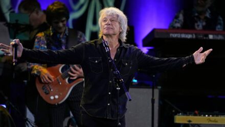 Jon Bon Jovi preocupa en pleno regreso a los escenarios: suspendió un concierto por problemas de salud 2 Bon Jovi