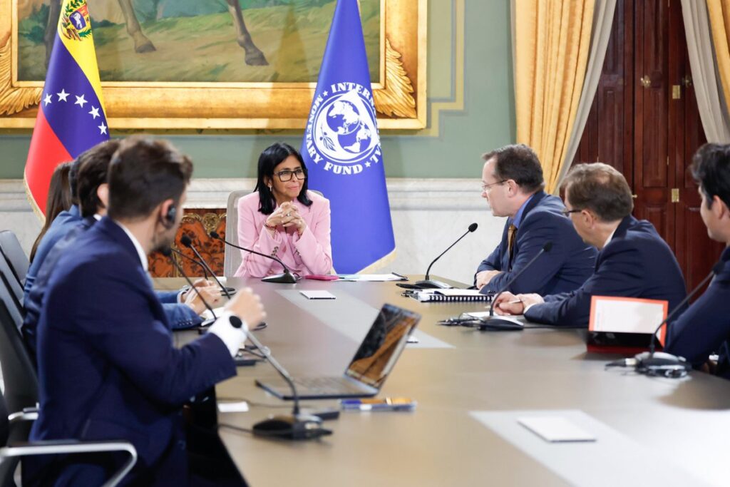 Gobierno y FMI negocian uso de Reservas Internacionales para la reconstrucción 2 reunion decy fmi
