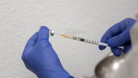 Moderna y Merck se disparan en Wall Street tras resultados prometedores de vacuna contra cáncer de piel 2 Moderna