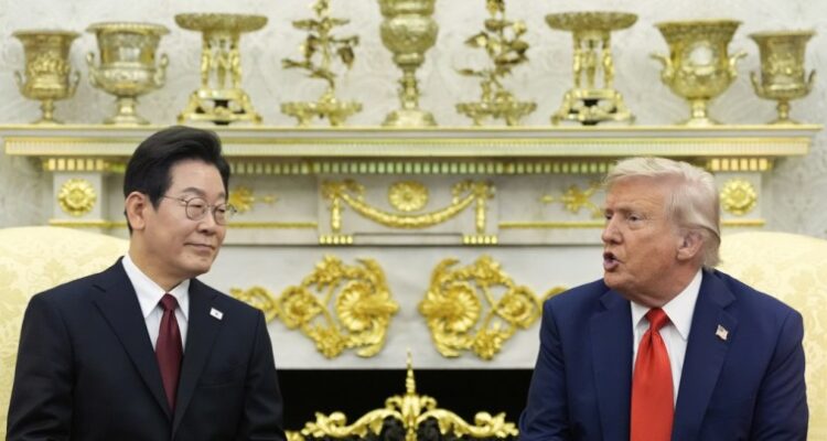 Trump insistió en que Corea del Sur no apoya su política sobre «desnuclearización» de Irán 1 Trump