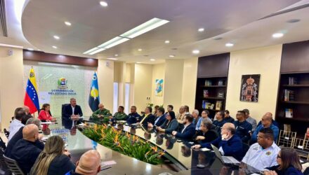 Gremios económicos del Zulia se fueron a la RO a hablar con Luis Caldera. Seguridad, electricidad impuestos y combustible fueron los temas 2 Caldera