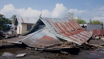 El terremoto de 7.7 en Indonesia ya deja mas de 50 muertos. Han habido 341 réplicas 2 terremoto