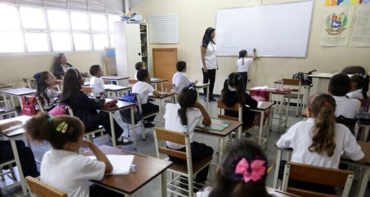 Los muchachos regresan a clases el 14 de septiembre 1 Clases