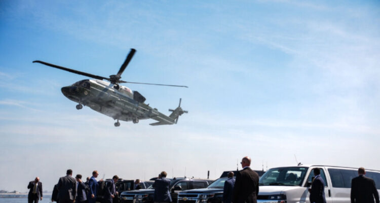 La FAA investiga por qué un avión de pasajeros que despegaba se acercó demasiado al helicóptero Marine One de Trump 1 FAA