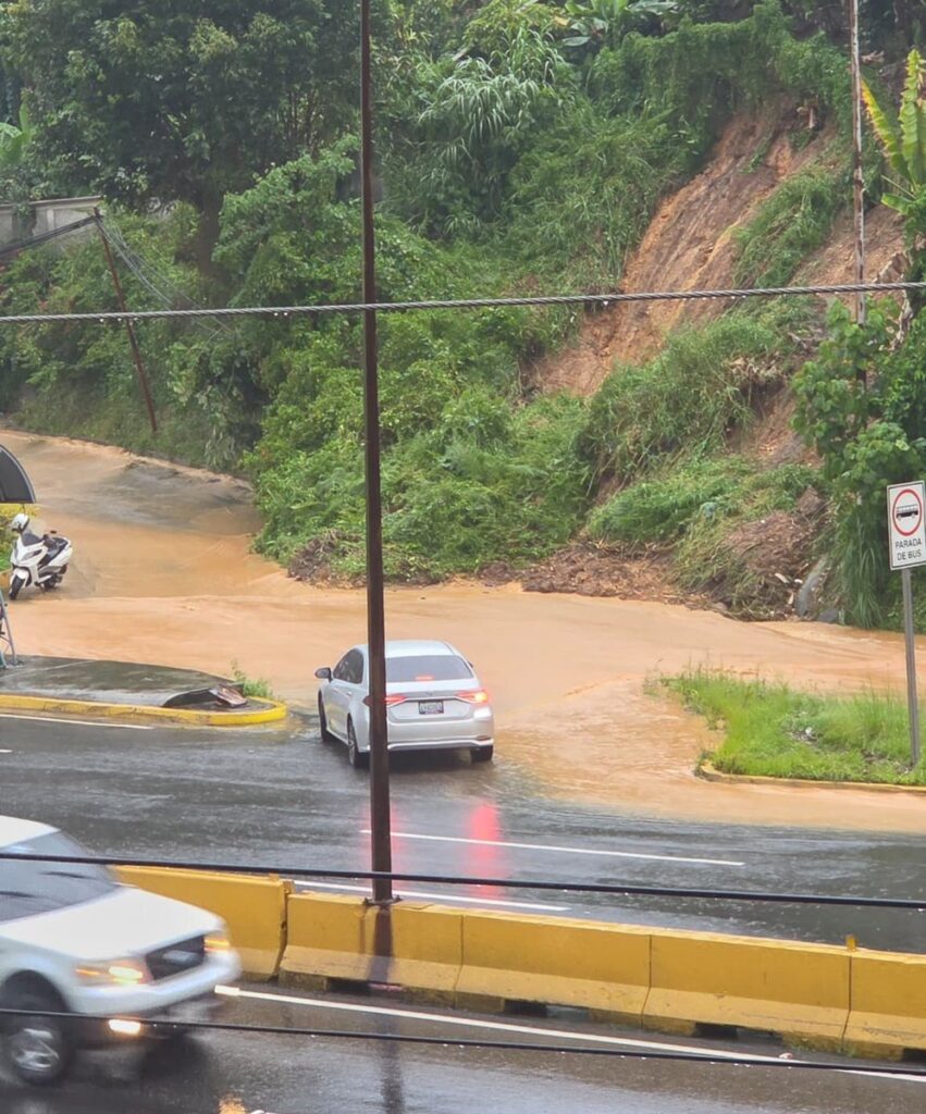 Aguacero por dos días hizo colapsar Caracas 3 Lluvias en Caracas