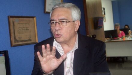 #Opinión La manía de ahogar el español 2 Español