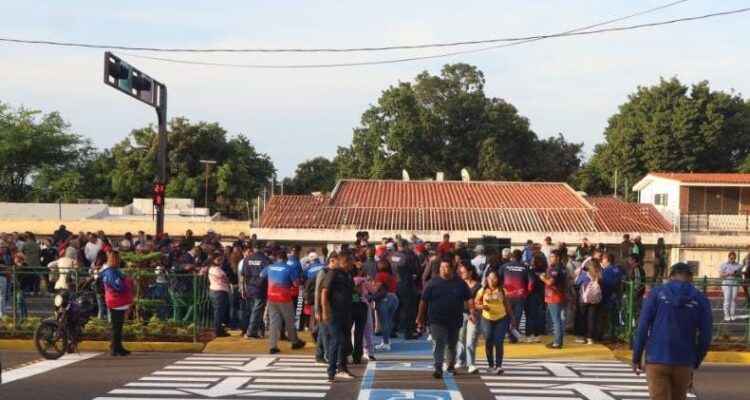 Paso peatonal de Galerías beneficia a 60 mil peatones 1 Paso
