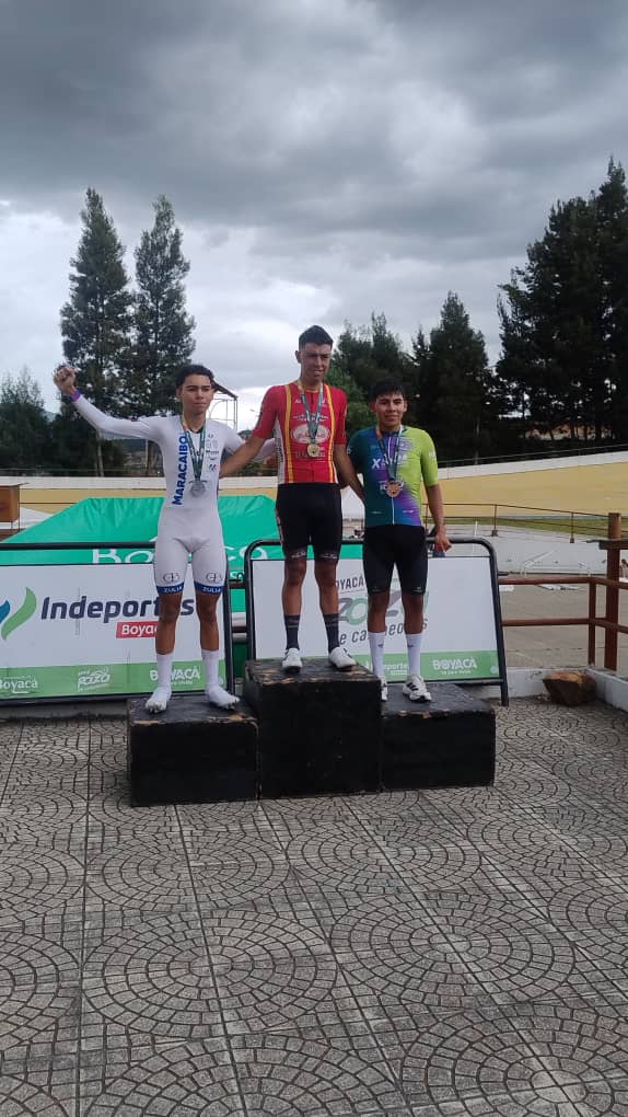 El pedalista Luis Miguel Hernández conquistó plata y bronce en la Clásica Raza de Campeones en Duitama Colombia 3 WhatsApp Image 2026 08 17 at 9.05.50 AM 1