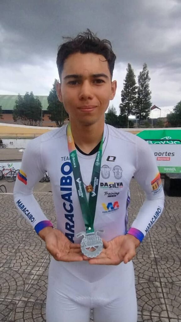 El pedalista Luis Miguel Hernández conquistó plata y bronce en la Clásica Raza de Campeones en Duitama Colombia 2 WhatsApp Image 2026 08 17 at 9.05.50 AM