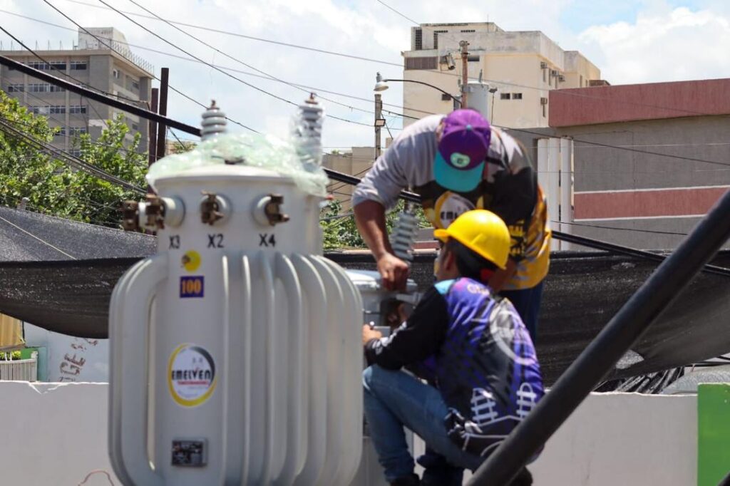 Alcaldía de Maracaibo instaló transformadores nuevos solicitados a través de VenApp 2 WhatsApp Image 2026 08 31 at 10.52.24 AM 1