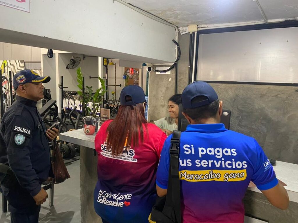 Más de 300 negocios visitados por el Plan «Si pagas tus servicios, Maracaibo gana» 4 WhatsApp Image 2026 08 31 at 10.54.21 AM 3
