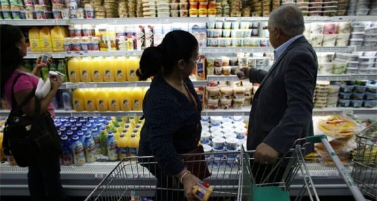 Canasta alimentaria familiar de julio subió en bolívares pero bajó en dólares 1 Canasta