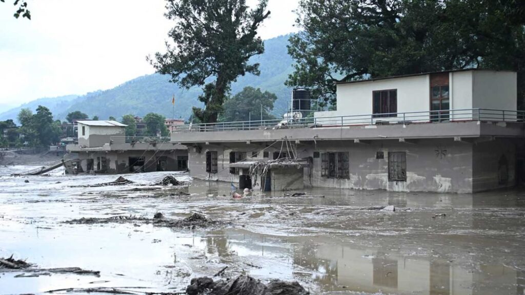 Nepal: reportan 270 muertos y 1.300 desaparecidos. Resumen de la situación 4 inundaciones en nepal 2312246