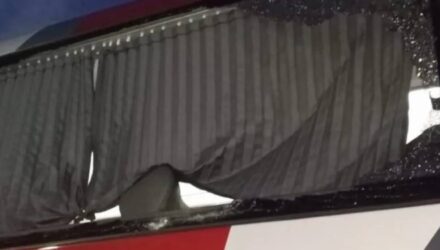Le cayeron a pedradas a un autobús en la ruta Maracaibo-Caracas pa´ atracarlo 2 Autobús