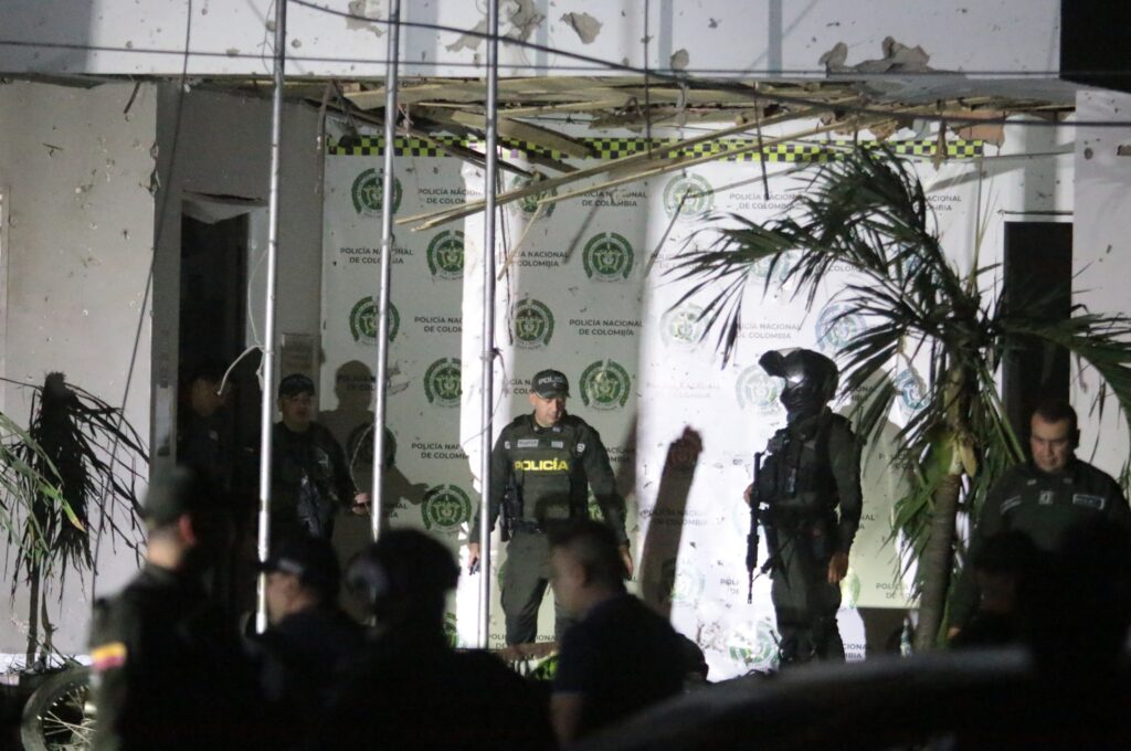 Un muerto y 11 heridos en ataque terrorista contra un puesto policial en Colombia 3 Ataque en Colombia