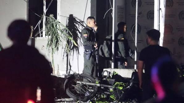 Un muerto y 11 heridos en ataque terrorista contra un puesto policial en Colombia 2 Atentado terrorista