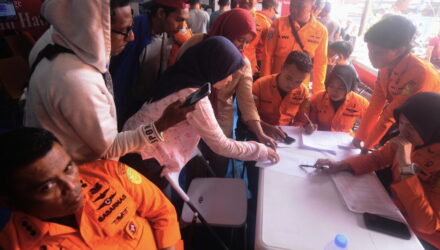 129 desaparecidos tras el naufragio de un ferry en Indonesia 2 Indonesia