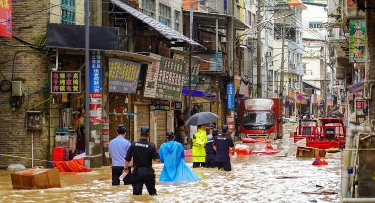 Más de 42 mil evacuados en la isla china de Hainan por las fuertes lluvias 1 Lluvias