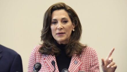 Congresista republicana María Elvira Salazar cuestionó las políticas migratorias de Trump 2 Congresista