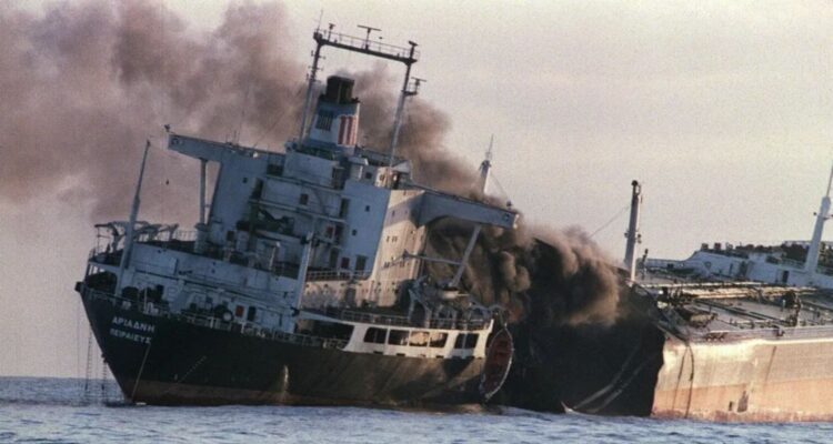 La guerra en el estrecho de Ormuz ambos bandos comienza a hundir barcos 1 Ormuz